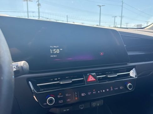 Used 2023 Kia Niro Wind w/ Wind Preserve Package FWD image 25