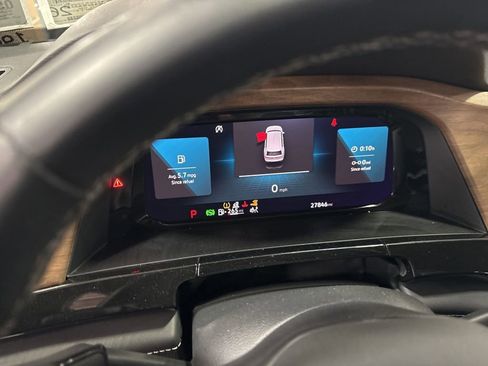 Used 2025 Volkswagen Atlas SE image 14