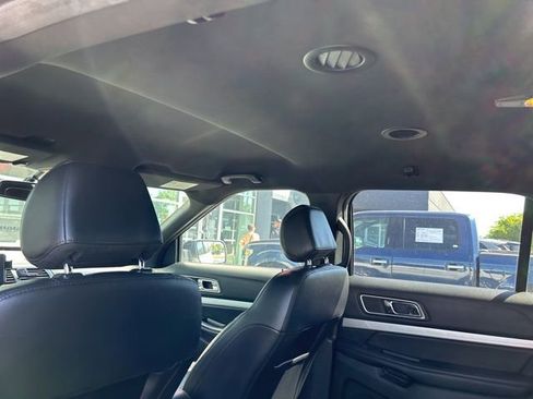 Used 2017 Ford Explorer XLT w/ Equipment Group 202A image 14