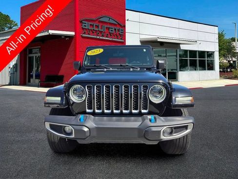 Used 2023 Jeep Wrangler Unlimited Sahara w/ Cold Weather Group AWD/4WD image 8
