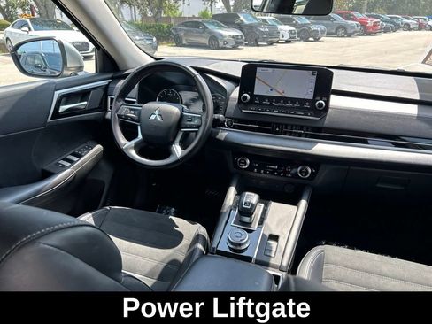 Used 2024 Mitsubishi Outlander SE FWD image 9