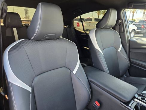 Used 2025 Toyota Camry SE w/ Convenience Package FWD image 30