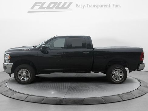 Used 2024 RAM 2500 Tradesman w/ Chrome Appearance Group AWD/4WD image 4