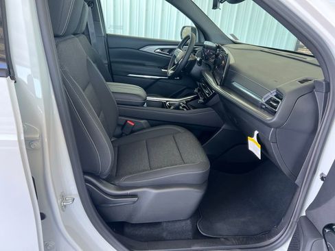 New 2026 Chevrolet Traverse LT w/ Sun and Wheel Package image 7