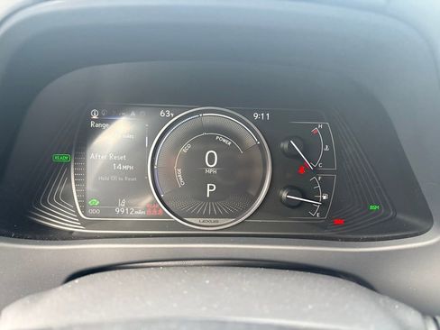 Used 2023 Lexus UX 250h FWD image 9