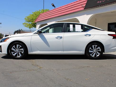Used 2024 Nissan Altima 2.5 S image 39