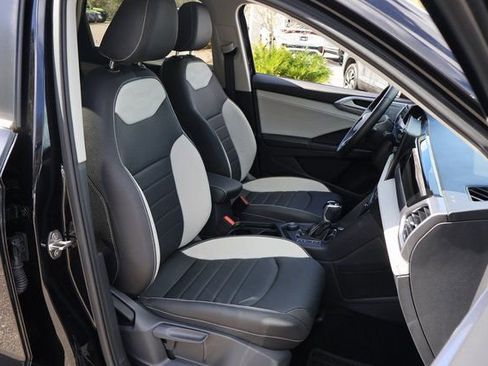 Certified 2025 Volkswagen Taos SEL image 18