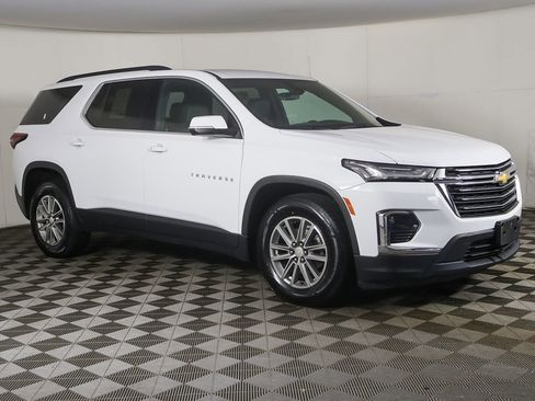 Used 2023 Chevrolet Traverse LT AWD/4WD image 2