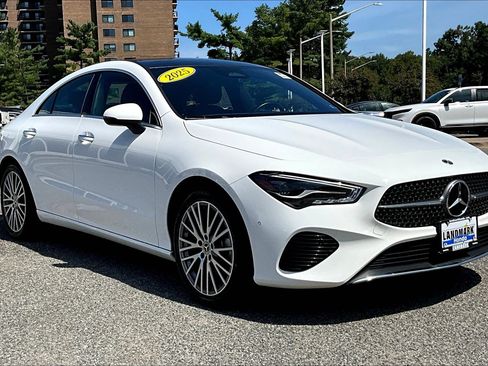Used 2025 Mercedes-Benz CLA 250 4MATIC image 11