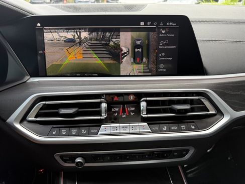 Used 2022 BMW X7 xDrive40i w/ M Sport Package AWD/4WD image 28