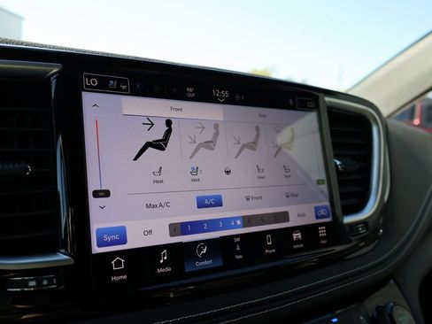 New 2026 Chrysler Pacifica Limited w/ S Appearance Package image 33