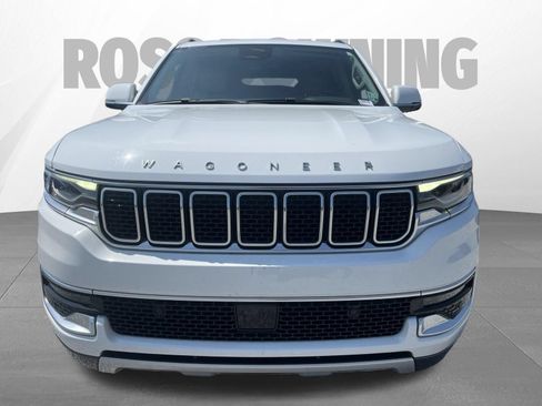 Used 2022 Jeep Wagoneer Series II RWD image 2