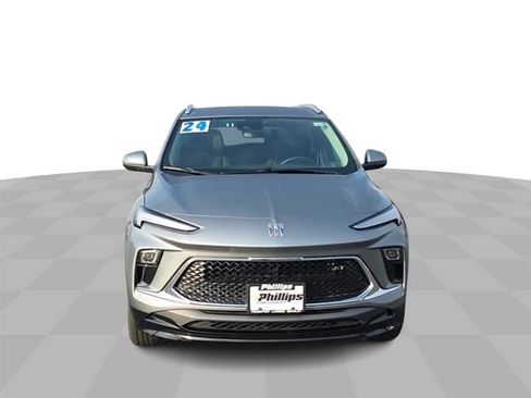 Used 2024 Buick Encore GX Sport Touring image 3