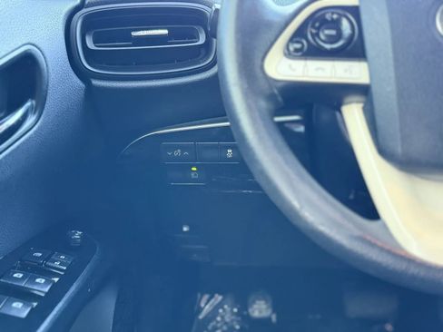 Used 2017 Toyota Prius Two w/ Carpet Mat Package image 23