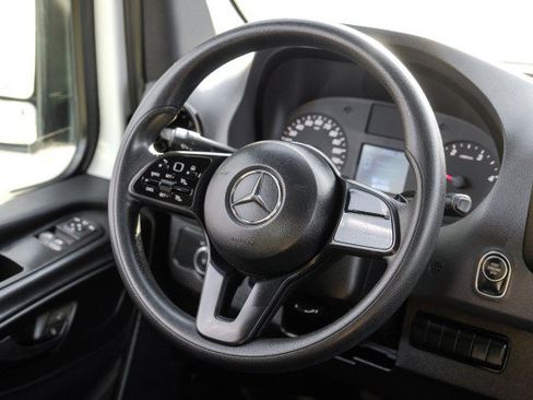 Used 2020 Mercedes-Benz Sprinter 2500 image 14