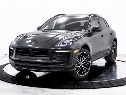 Certified 2025 Porsche Macan image 1