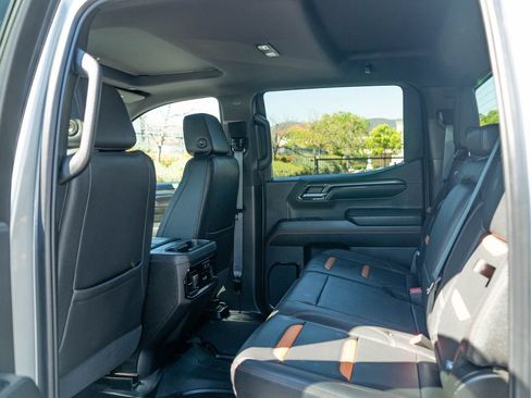 Used 2024 GMC Sierra 1500 AT4 w/ Technology Package AWD/4WD image 16