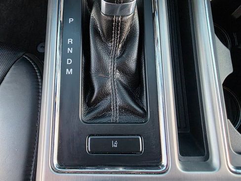 Used 2017 Ford F150 Platinum w/ Equipment Group 701A Luxury image 38