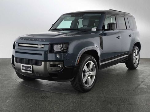 Used 2025 Land Rover Defender 110 X-Dynamic SE image 1