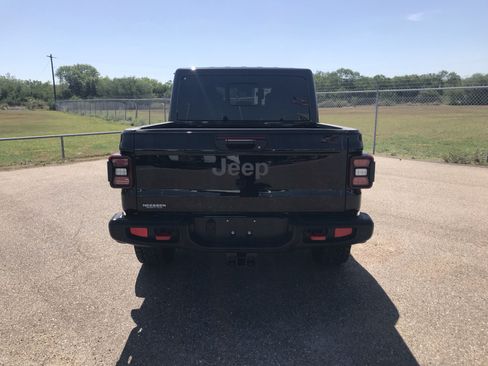 Used 2025 Jeep Gladiator Rubicon AWD/4WD image 7