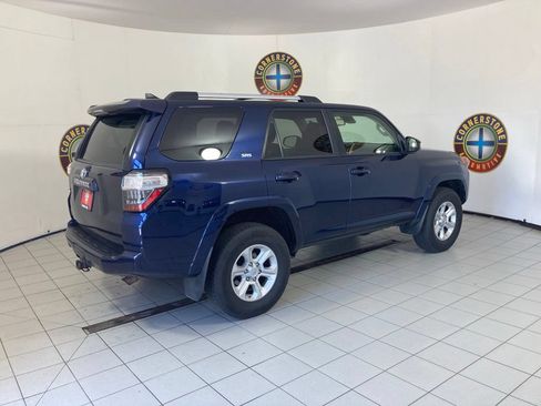 Used 2020 Toyota 4Runner SR5 AWD/4WD image 17
