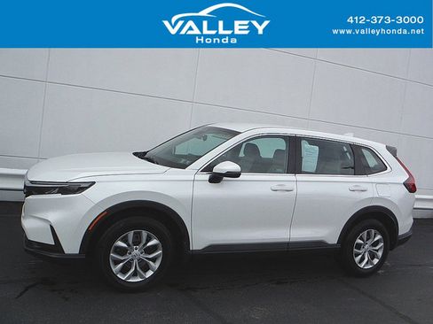 Used 2023 Honda CR-V LX image 2