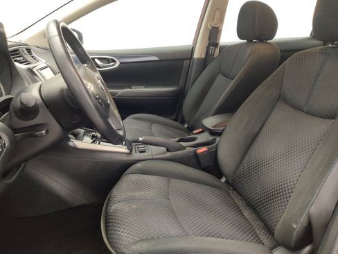Used 2019 Nissan Sentra SR FWD image 17