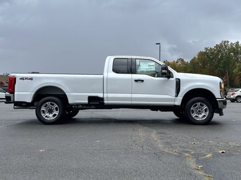New 2026 Ford F250 XLT image 10