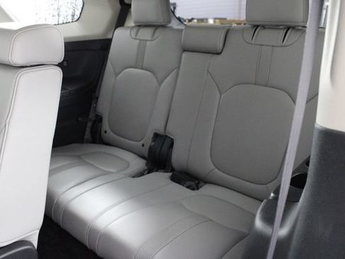 Used 2024 Honda Pilot EX-L image 13