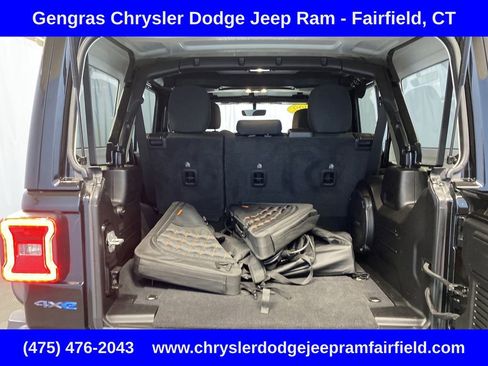 Used 2022 Jeep Wrangler Unlimited Rubicon 4xe w/ Cold Weather Group AWD/4WD image 33