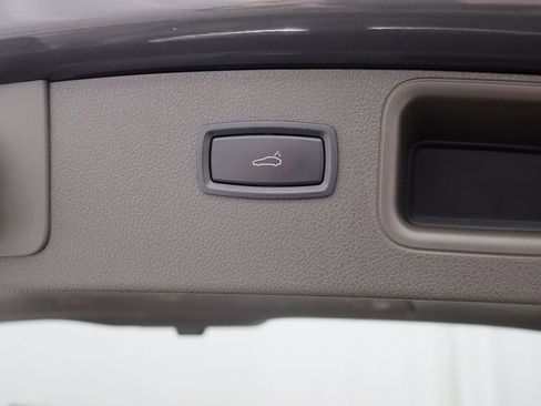 Used 2018 Porsche Macan image 31