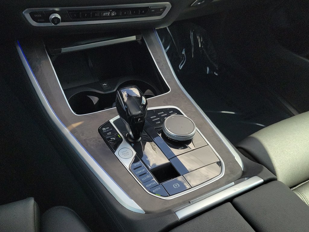 Used 2022 BMW X5 sDrive40i w/ Premium Package RWD image 16