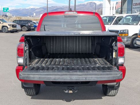 Used 2021 Toyota Tacoma TRD Off-Road w/ Technology Package image 28