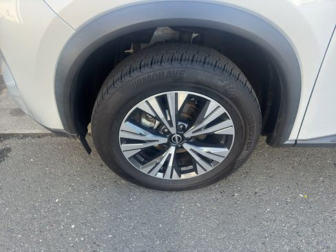 Used 2023 Nissan Rogue SV image 20