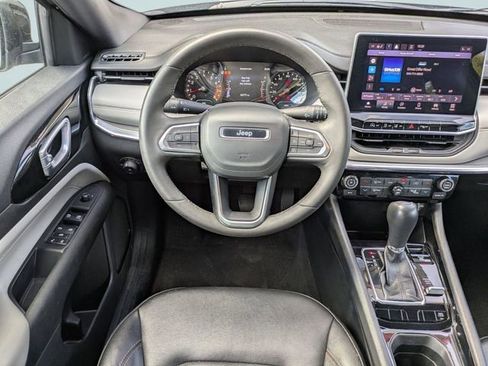 Used 2024 Jeep Compass Limited image 17