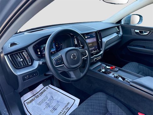 Used 2022 Volvo XC60 T8 Inscription Expression image 10