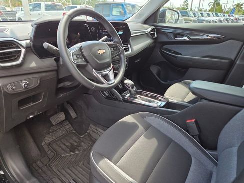 Used 2024 Chevrolet TrailBlazer LT w/ LT Cold Weather Package FWD image 24
