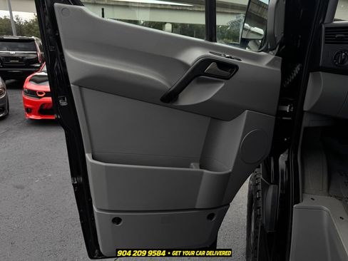 Used 2018 Mercedes-Benz Sprinter 2500 image 21
