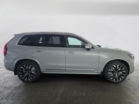 New 2026 Volvo XC90 B6 Plus w/ Protection Package image 4