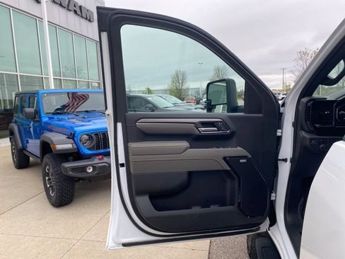Used 2025 Chevrolet Silverado 2500 ZR2 w/ LPO, Dark Essentials Package AWD/4WD image 9