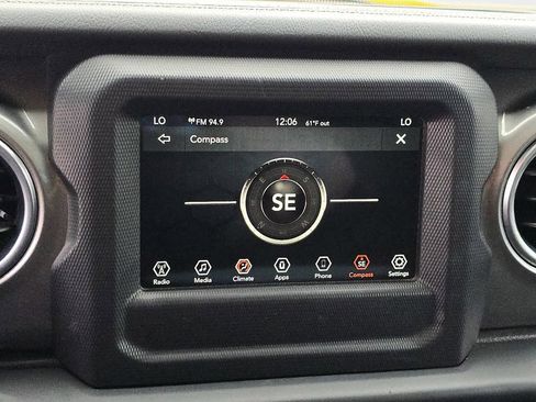 Used 2019 Jeep Wrangler Unlimited Sahara AWD/4WD image 28
