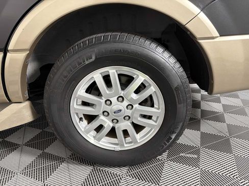 Used 2011 Ford Expedition XLT w/ 202A Rapid Spec Order Code RWD image 18