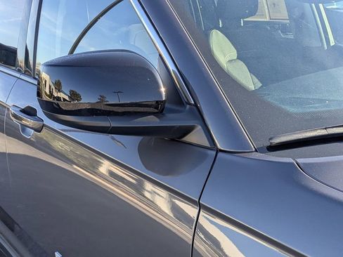 Used 2023 Jeep Grand Cherokee L Laredo image 9