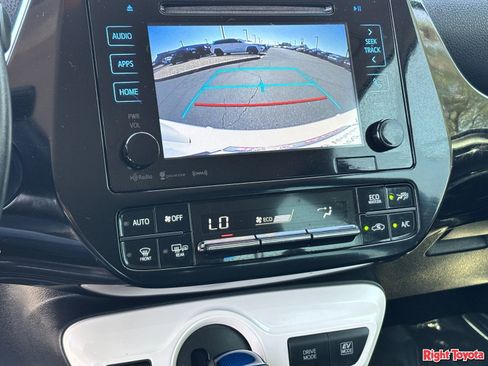 Certified 2017 Toyota Prius Three Touring FWD image 26