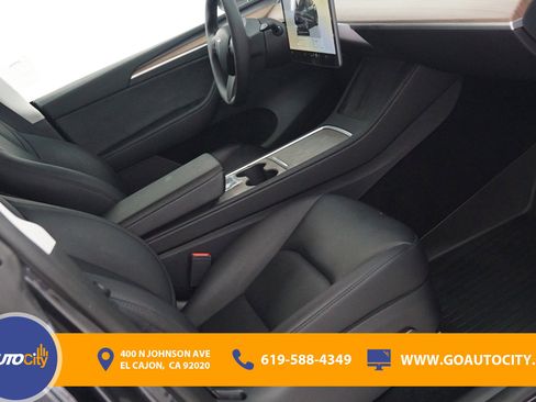 Used 2024 Tesla Model Y Long Range RWD image 8