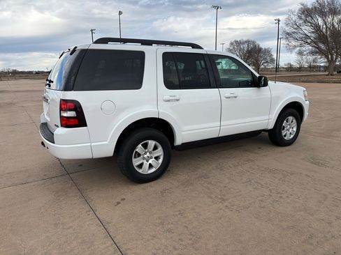 Used 2009 Ford Explorer XLT image 24