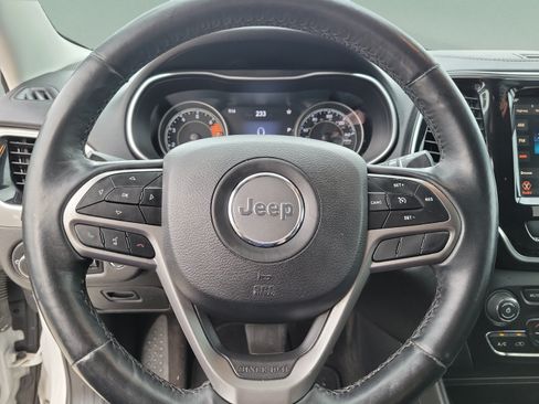 Used 2019 Jeep Cherokee Limited FWD image 16