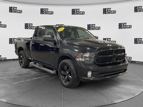 Used 2018 RAM 1500 Express w/ Black Ram 1500 Express Group AWD/4WD image 7