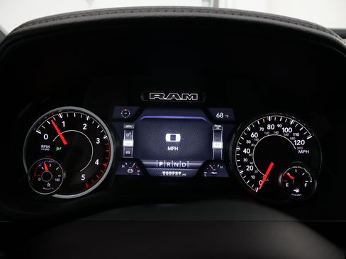 Used 2023 RAM 2500 Laramie AWD/4WD image 9