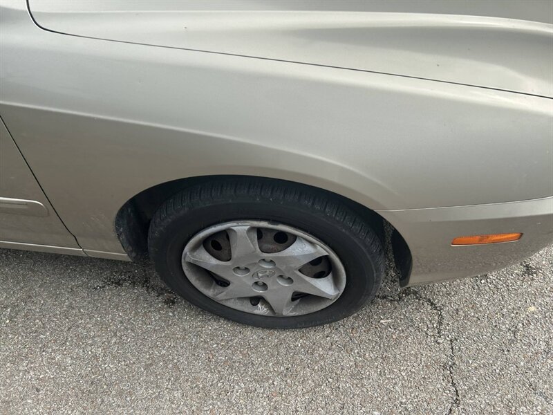 Used 2005 Hyundai Elantra GLS FWD image 20